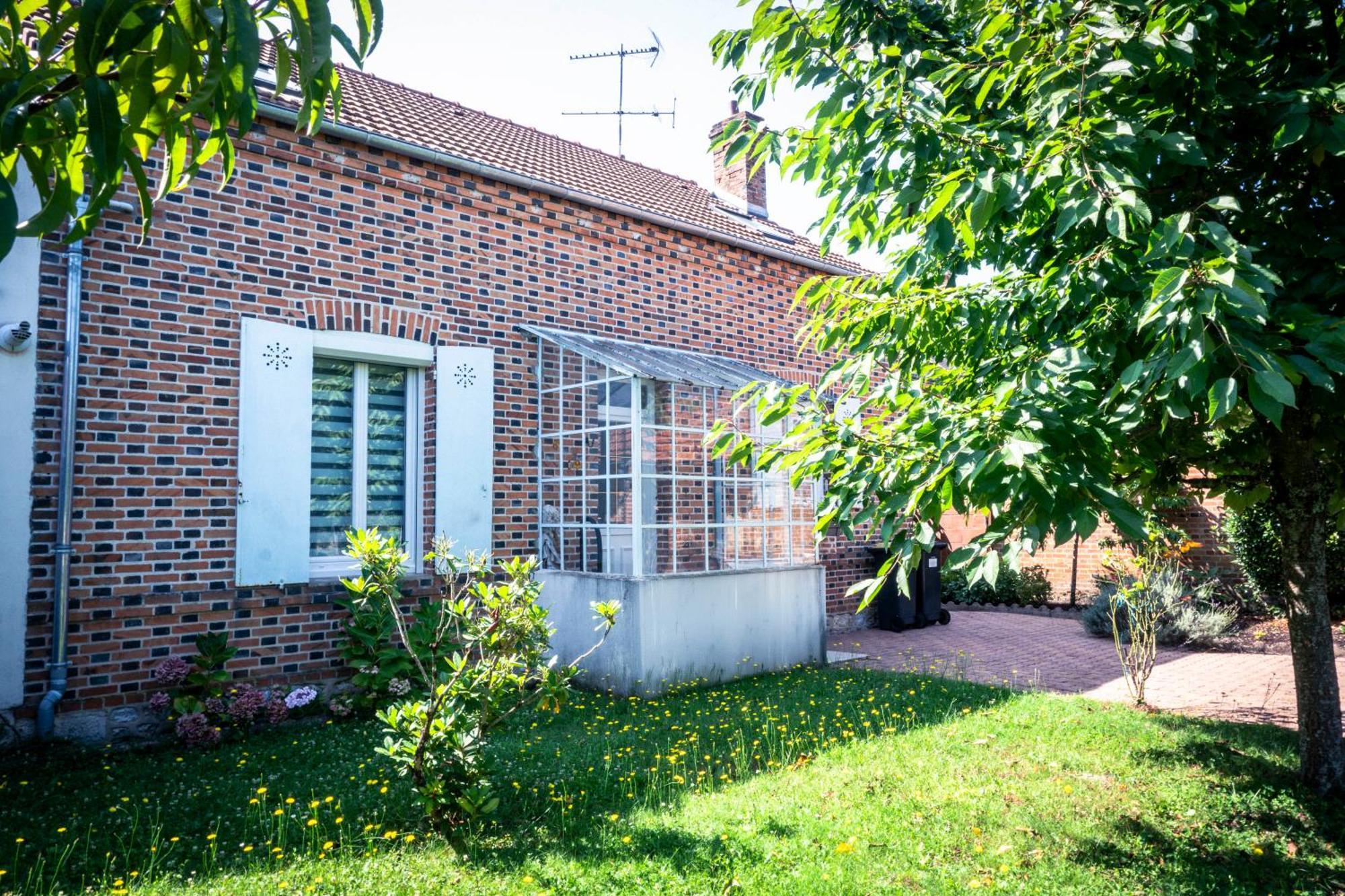 "Le 35" Maison Renovee Avec Jardin Proche Centre ラモット・ブーヴロン エクステリア 写真