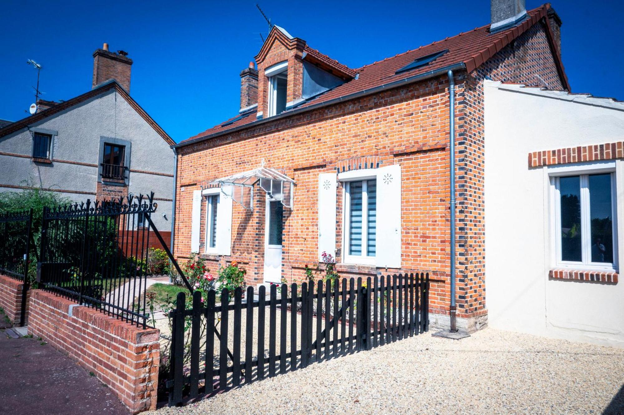 "Le 35" Maison Renovee Avec Jardin Proche Centre ラモット・ブーヴロン エクステリア 写真