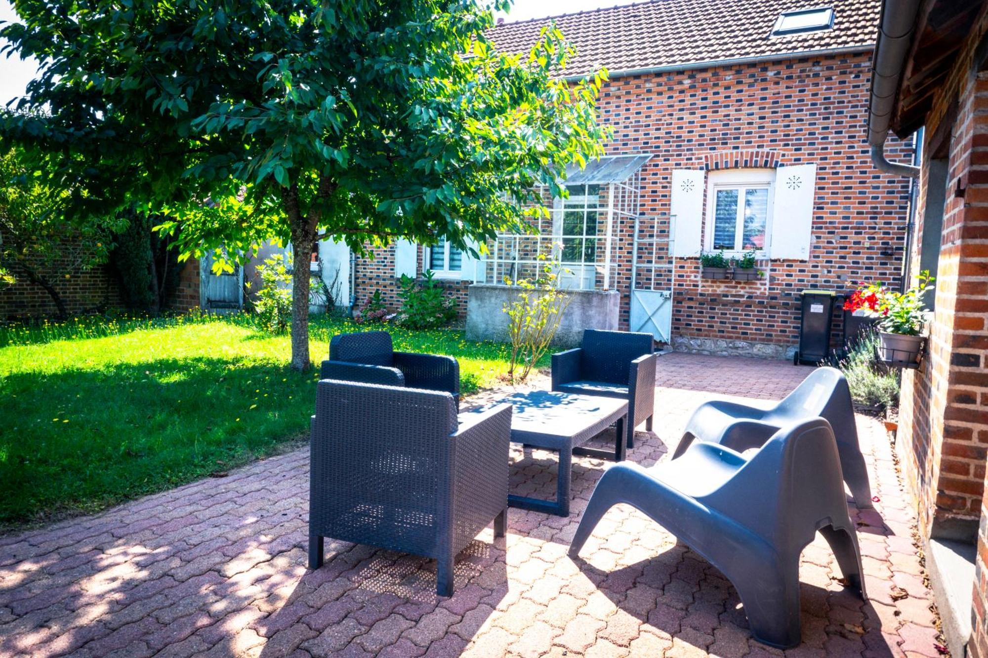 "Le 35" Maison Renovee Avec Jardin Proche Centre ラモット・ブーヴロン エクステリア 写真