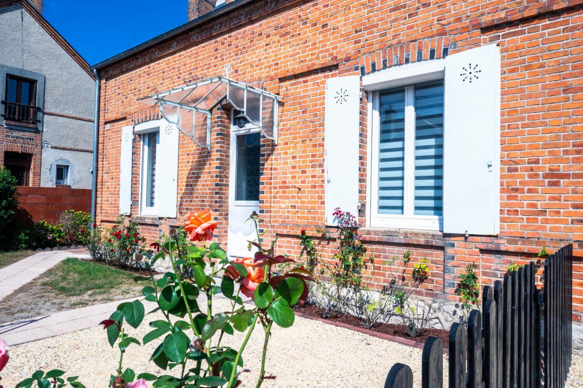 "Le 35" Maison Renovee Avec Jardin Proche Centre ラモット・ブーヴロン エクステリア 写真